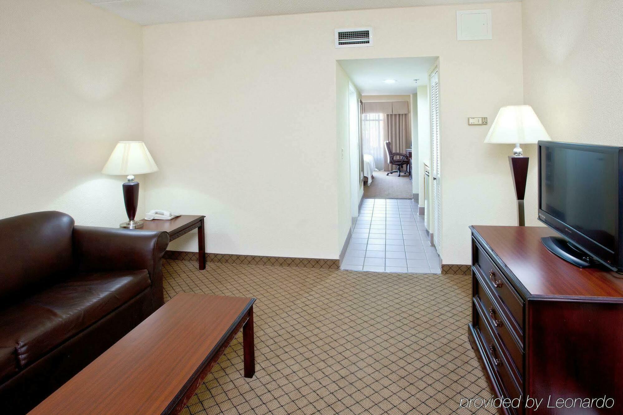 Delta Hotels By Marriott Huntington Downtown Room photo